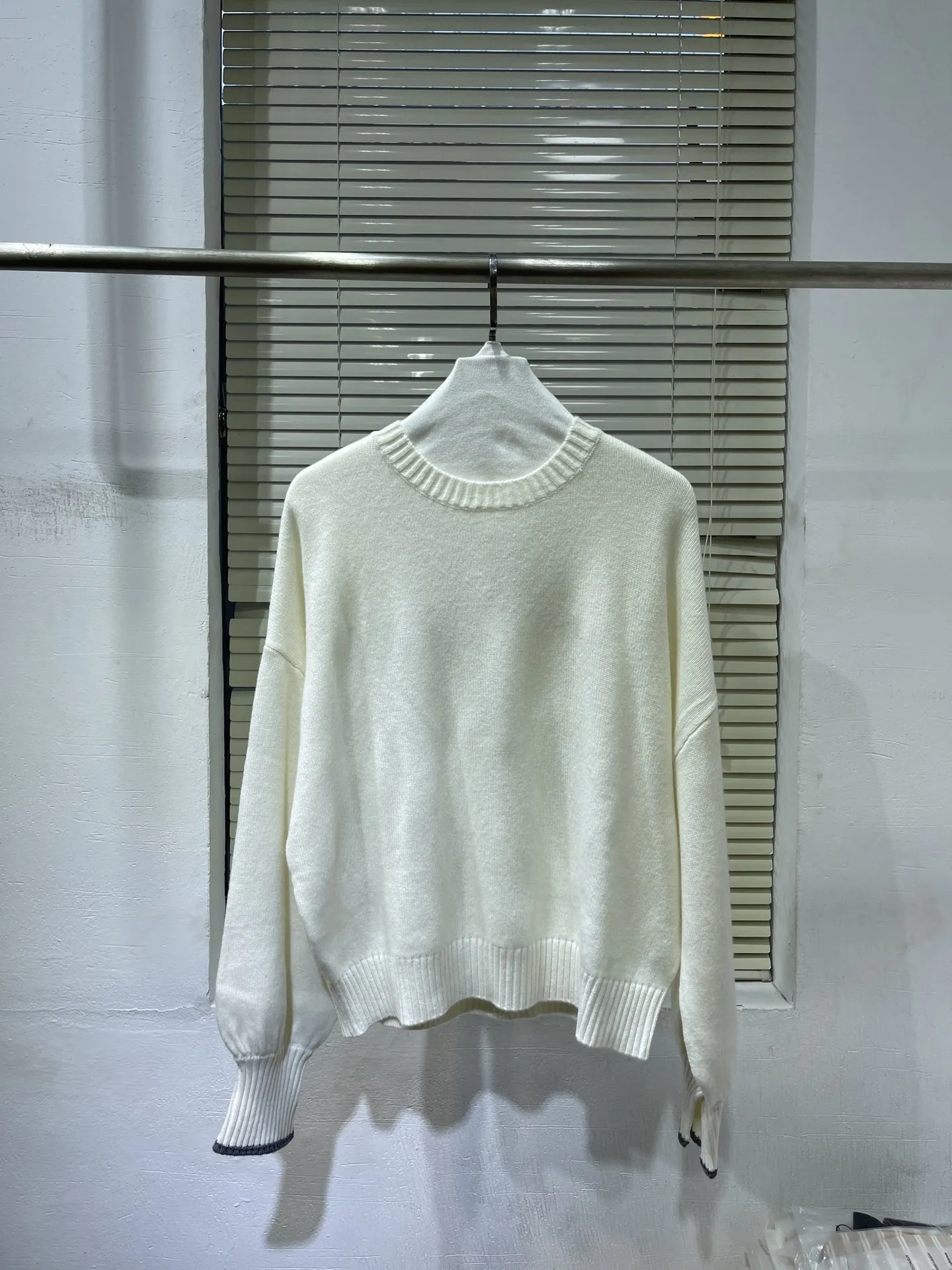 Rudens ir žiemos naujas kašmyro mezgimo kostiumas Fashion Casual Comuting Cashmere Sweater + Cashmere Pants Set Of Rice White Ladies