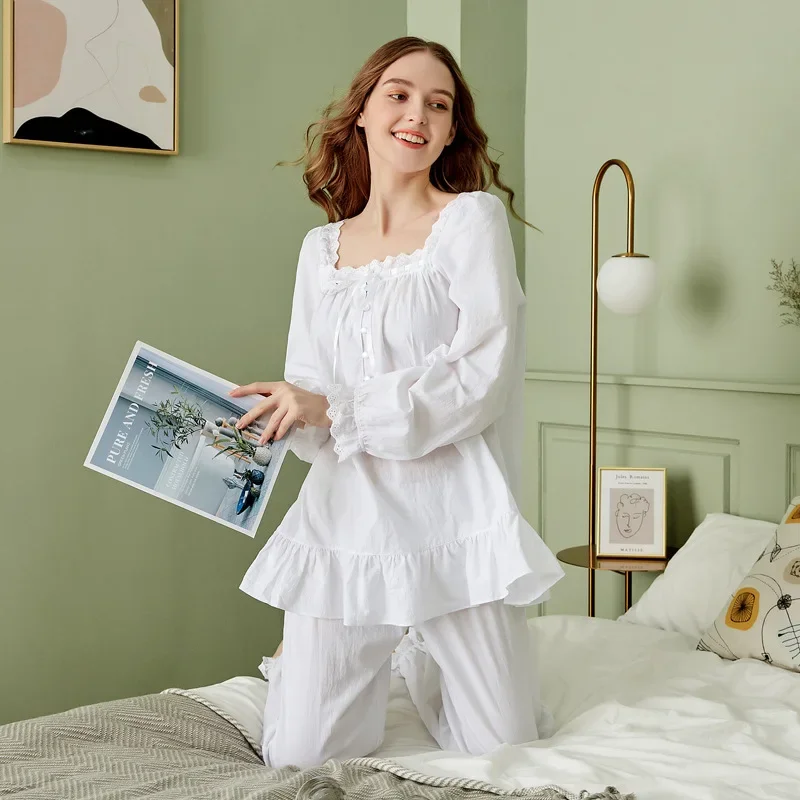 Balta nėriniuota kvadratinė apykaklė ilgomis rankovėmis Miego viršūnės Apačia Žydinčios kelnės Moteriški princesės miego drabužiai Vintažiniai grynos medvilnės pižamų komplektai