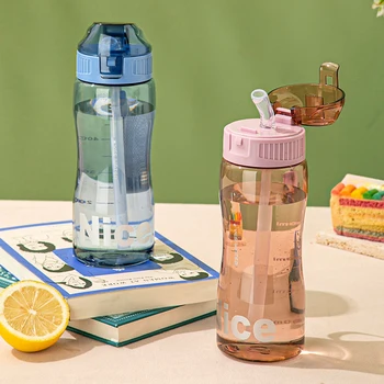 580ml Sportinis vandens butelis su šiaudais Nešiojamas plastikinis vandens puodelis kelionėms Kempingas Žygiai lauke Nuotėkiui atsparus virdulys BPA nemokamai