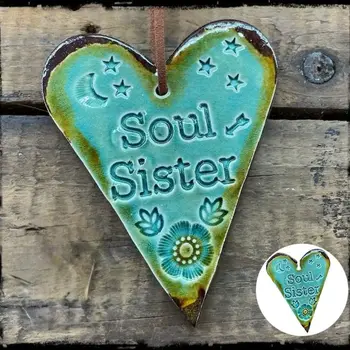 Širdies formos sielos sesers ornamentas Naujos samanos žalios glazūros Keraminės širdies formos pakabukas Penkiakampis žvaigždės draugystės ornamentas