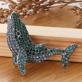 Medosor Ocean Whale Animal Charm Pin Sagė Inkrustuota pilno krištolo Korsažo atlapo kuprinės ženkliukas Papuošalų dovanos moterims Banketai