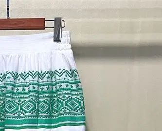 Moteriškas žalias siuvinėtas sijonas vintažinio stiliaus margas laisvalaikio sijonas