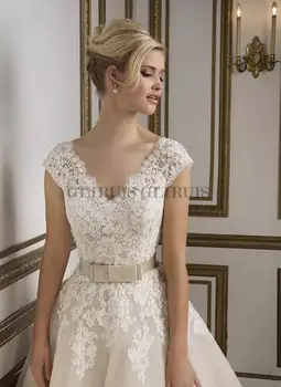 Elegantiška trumpa vestuvinė suknelė Peteliškės diržas Arbatos ilgio kepurė Rankovė V-Neck nėrinių aplikacijos A-Line Tiulio nuotakos suknelė